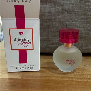 Mary Kay Thinking of Love Eau de Parfum with Pink Cap